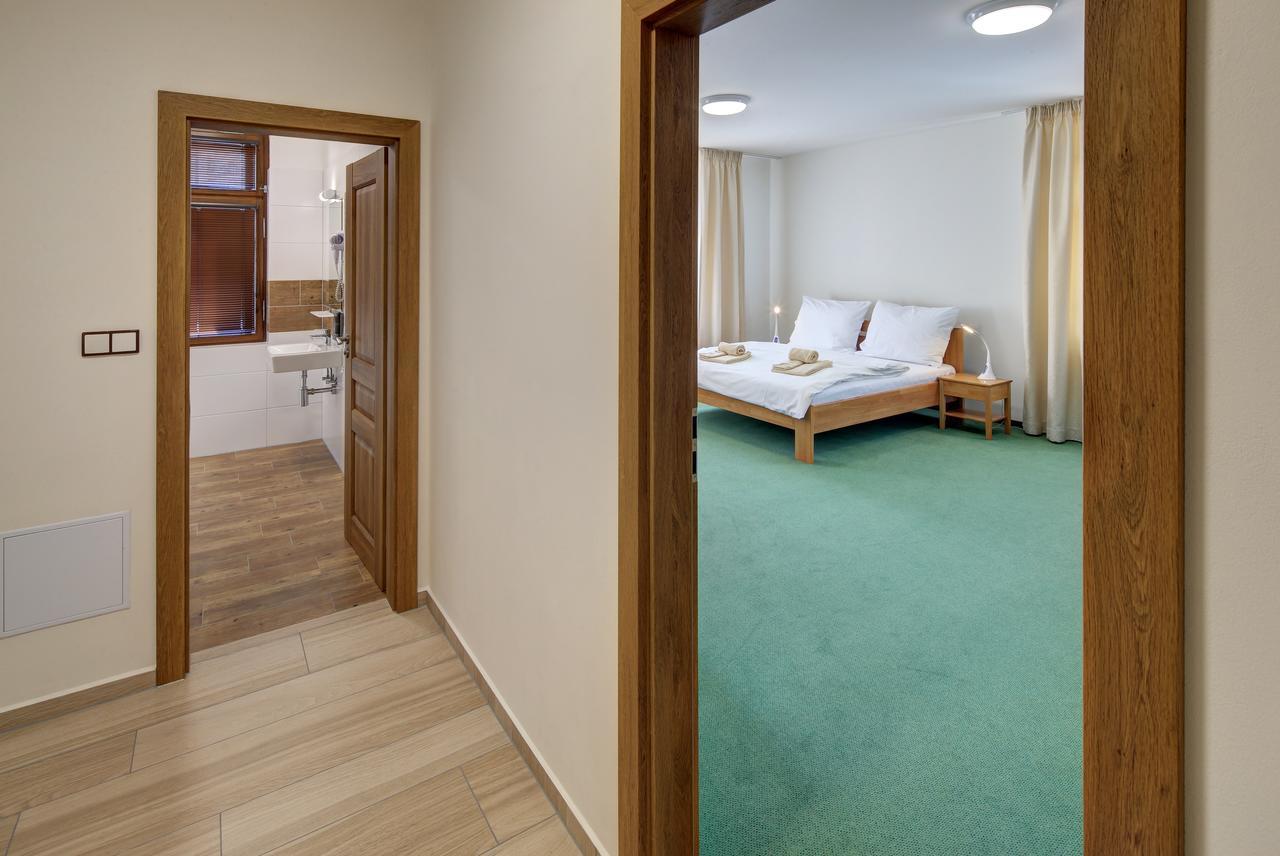 Hradni Basta Hotel Becov nad Teplou Exterior photo